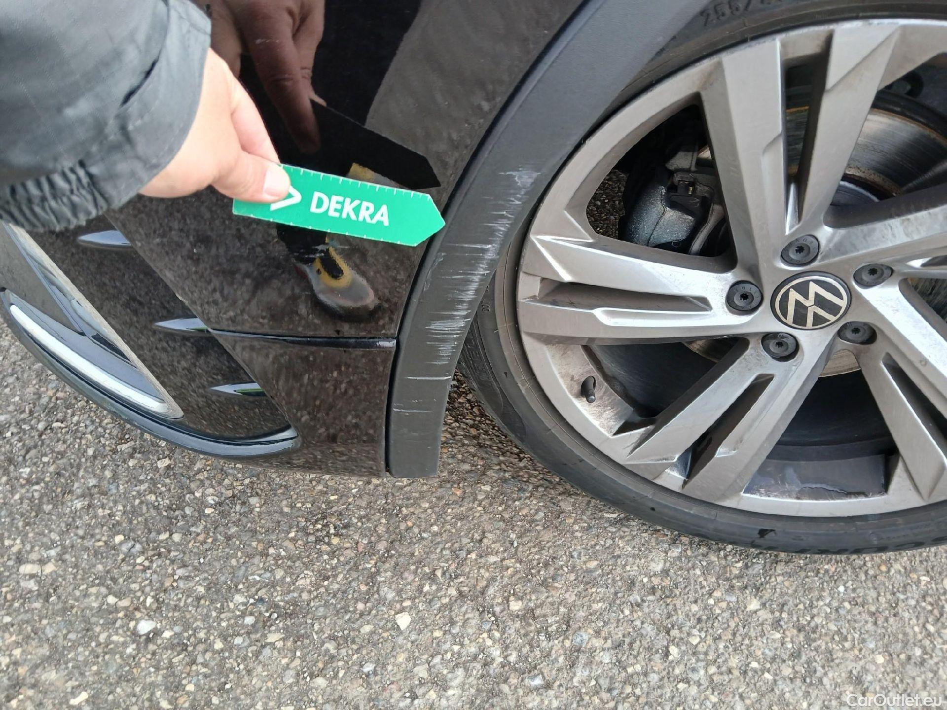  Volkswagen  Tiguan VOLKSWAGEN  / 2020 / 5P / todoterreno R-Line 2.0 TDI 110kW (150CV) DSG #8