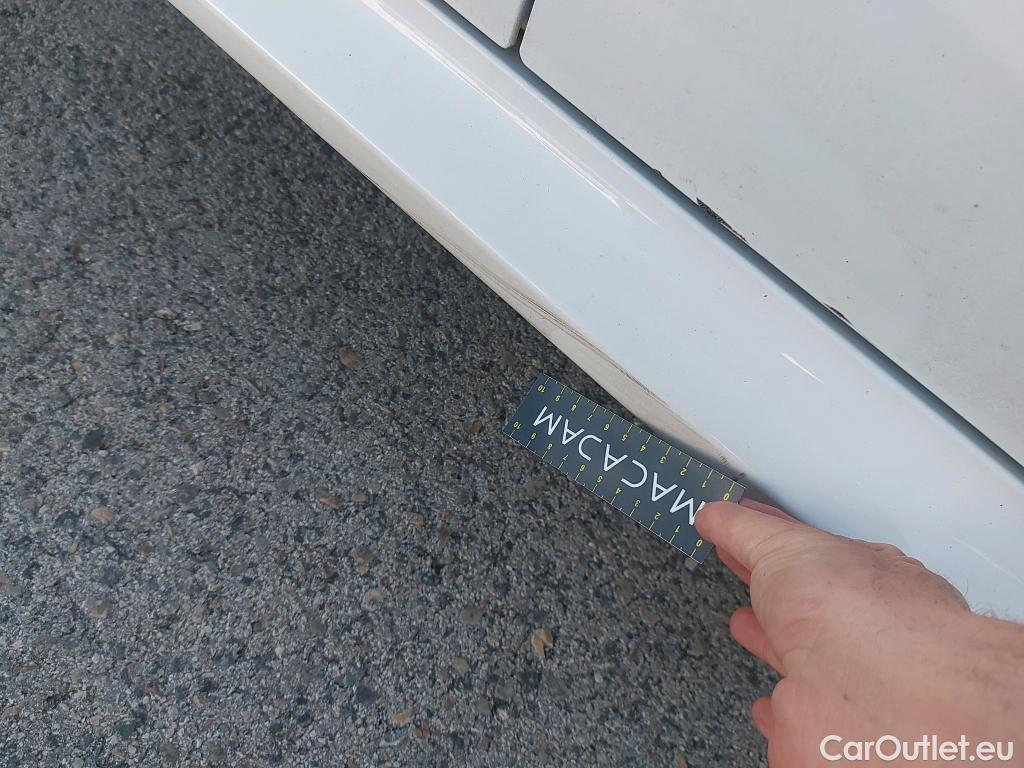  Toyota  Yaris TOYOTA  / 2020 / 5P / berlina con portón 1.5 120H Business Plus #14