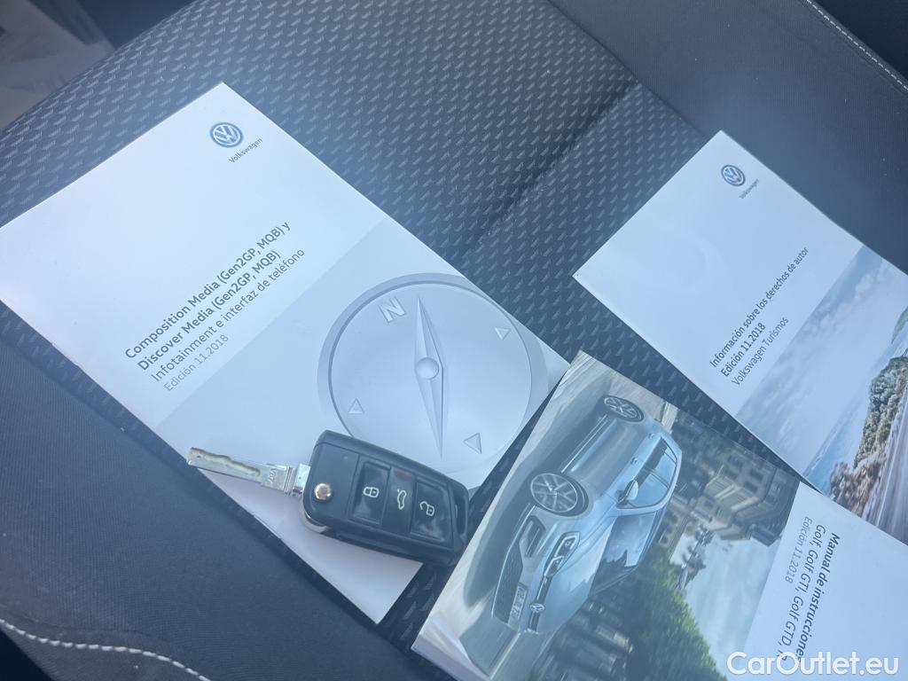  Volkswagen  Golf  VOLKSWAGEN / 2016 / 5P / berlina con portón Ready2Go 1.6 TDI 85kW (115CV) #2