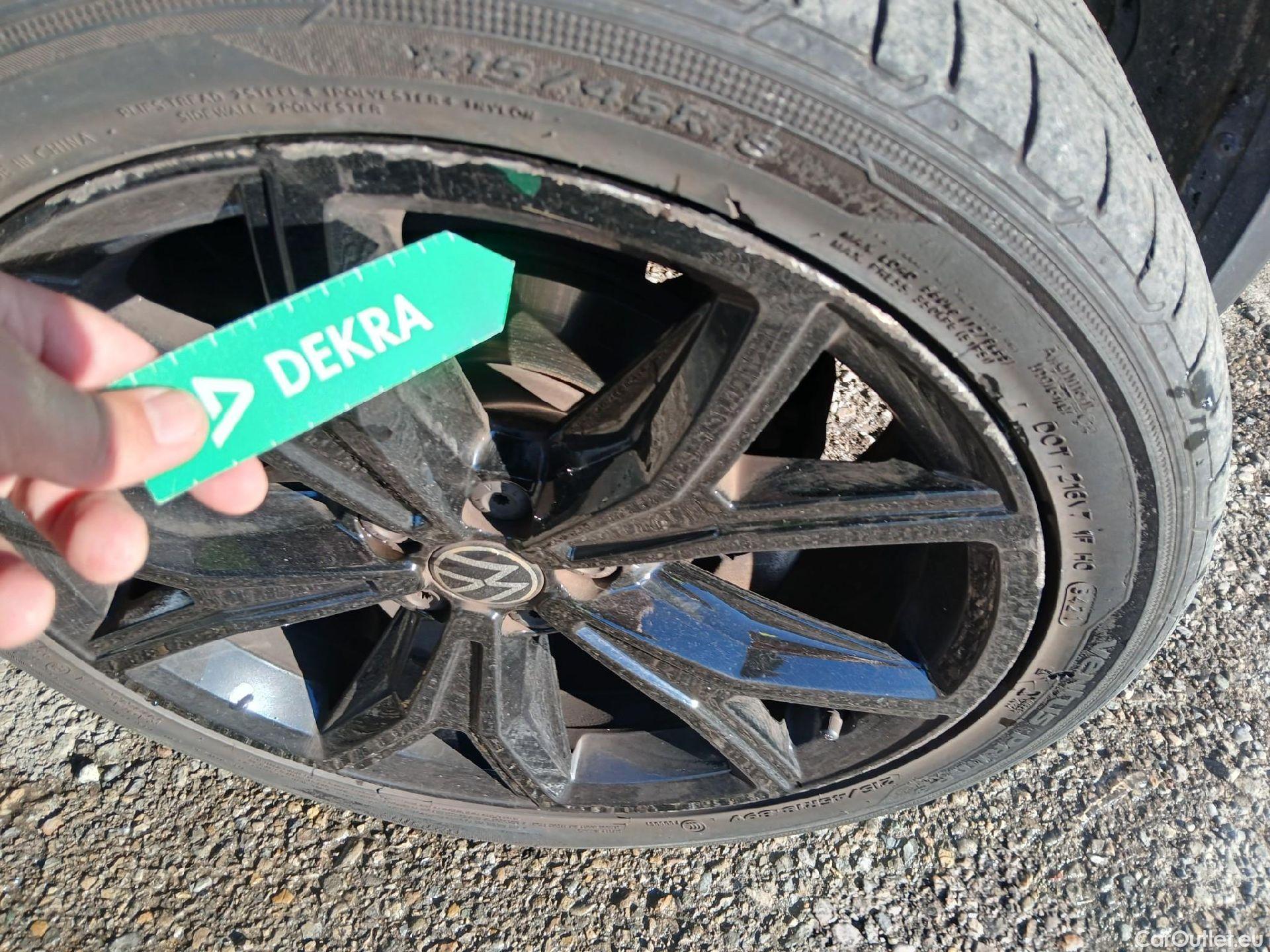  Volkswagen  T-CROSS VOLKSWAGEN  / 2018 / 5P / todoterreno Sport 1.5 TSI 110kW (150CV) DSG #41