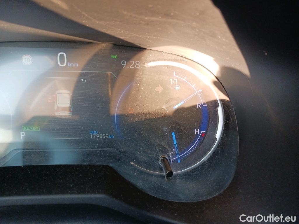  Toyota  RAV4 TOYOTA  / 2018 / 5P / todoterreno 2.5l 220H Advance #16