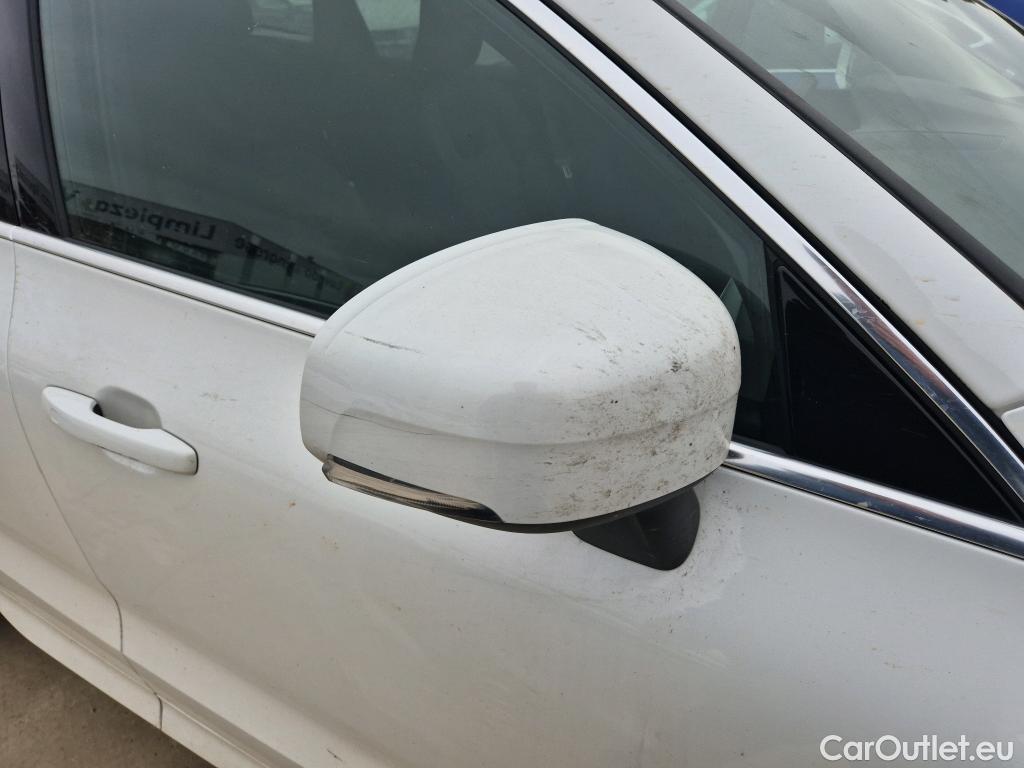  Volvo  XC60 VOLVO  / 2017 / 5P / todoterreno 2.0 B4 D Core Auto #25