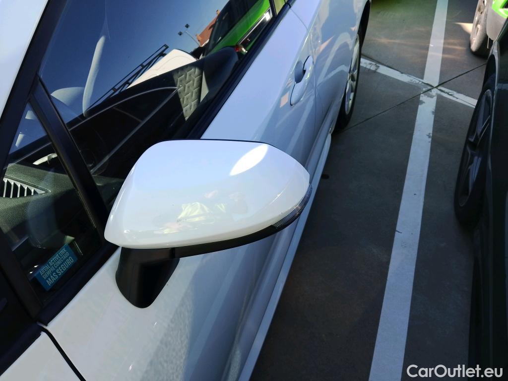  Toyota  Corolla TOYOTA  / 2019 / 5P / berlina con portón 1.8 125H BUSINESS PLUS E-CVT #20