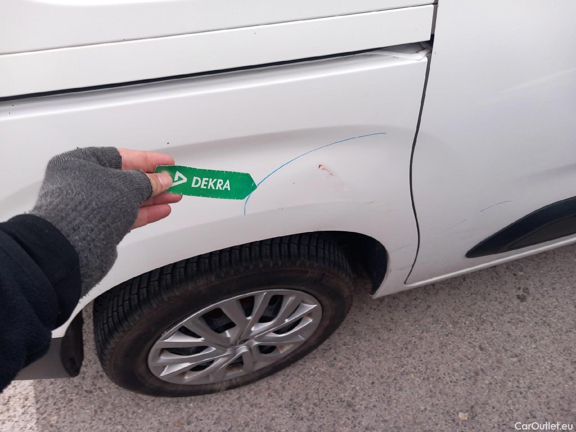  Citroen  Berlingo CITROEN  / 2018 / 5P / monovolumen compacto Talla M BlueHDi 100 S&S FEEL #40