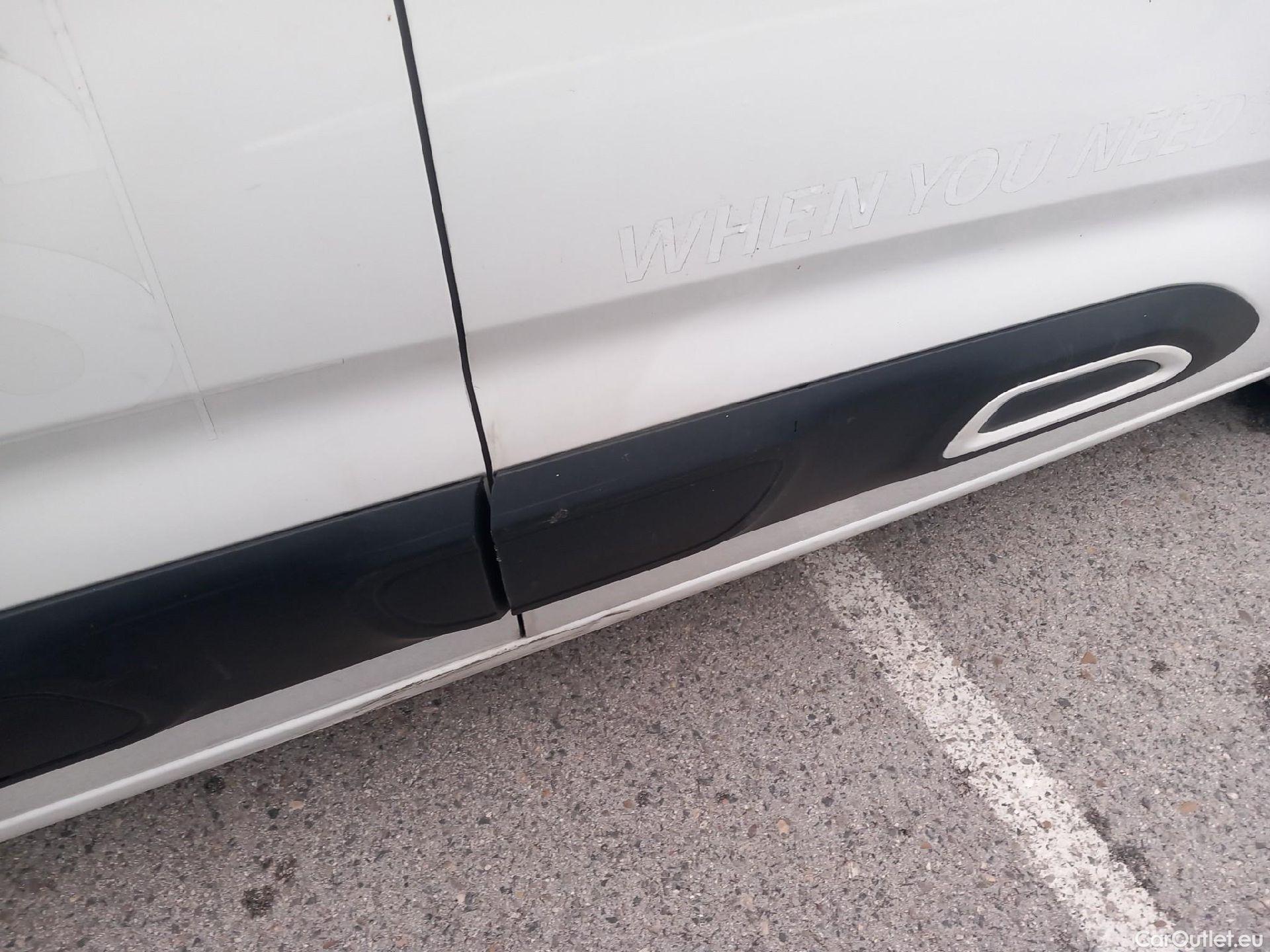  Citroen  Berlingo CITROEN  / 2018 / 5P / monovolumen compacto Talla M BlueHDi 100 S&S FEEL #47