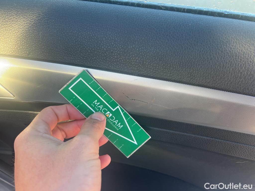  Volkswagen  Golf  VOLKSWAGEN / 2016 / 5P / berlina con portón Ready2Go 1.6 TDI 85kW (115CV) #20