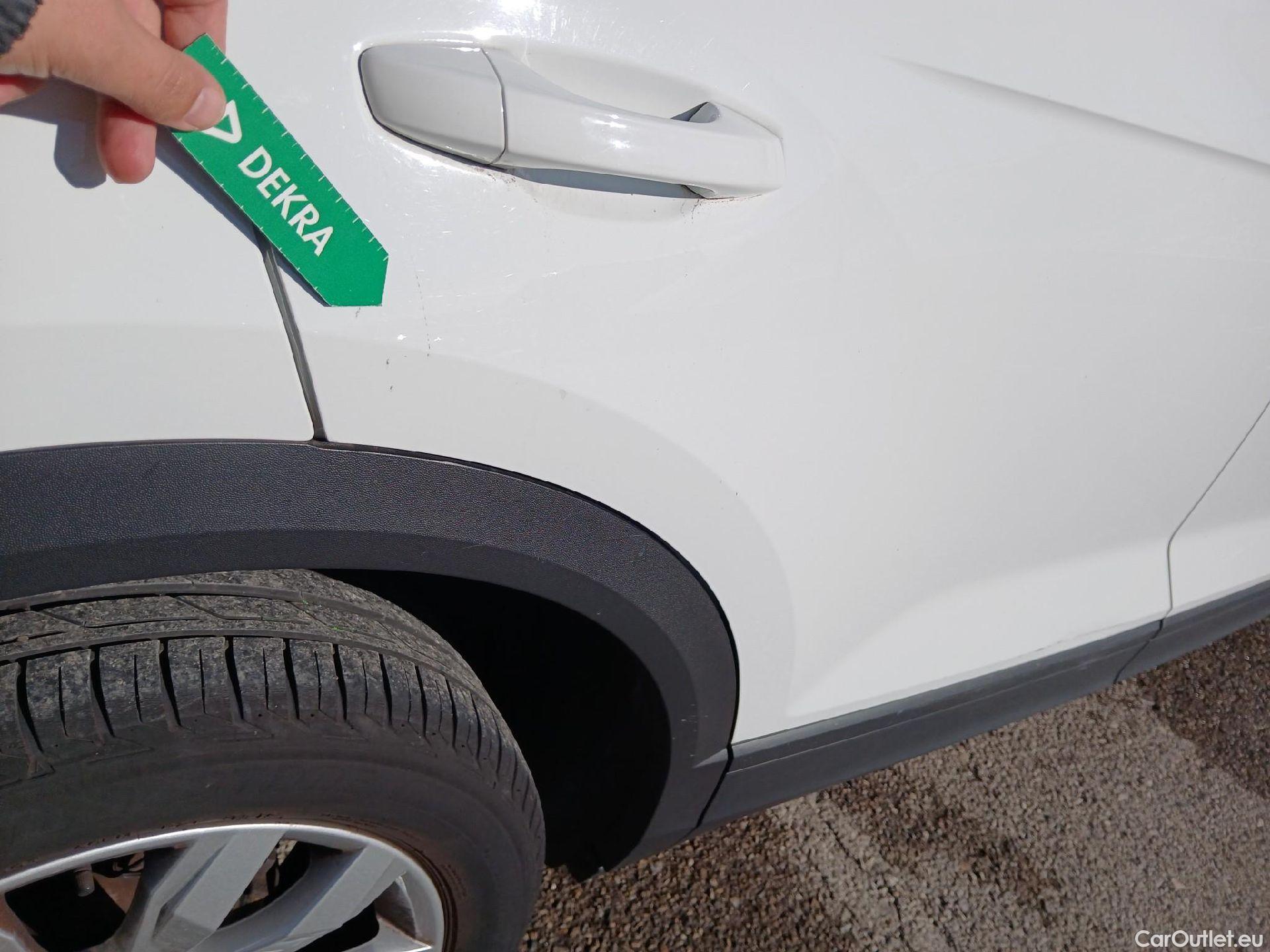  Volkswagen  T-ROC VOLKSWAGEN  / 2017 / 5P / todoterreno Advance 1.0 TSI 85kW (115CV) #16