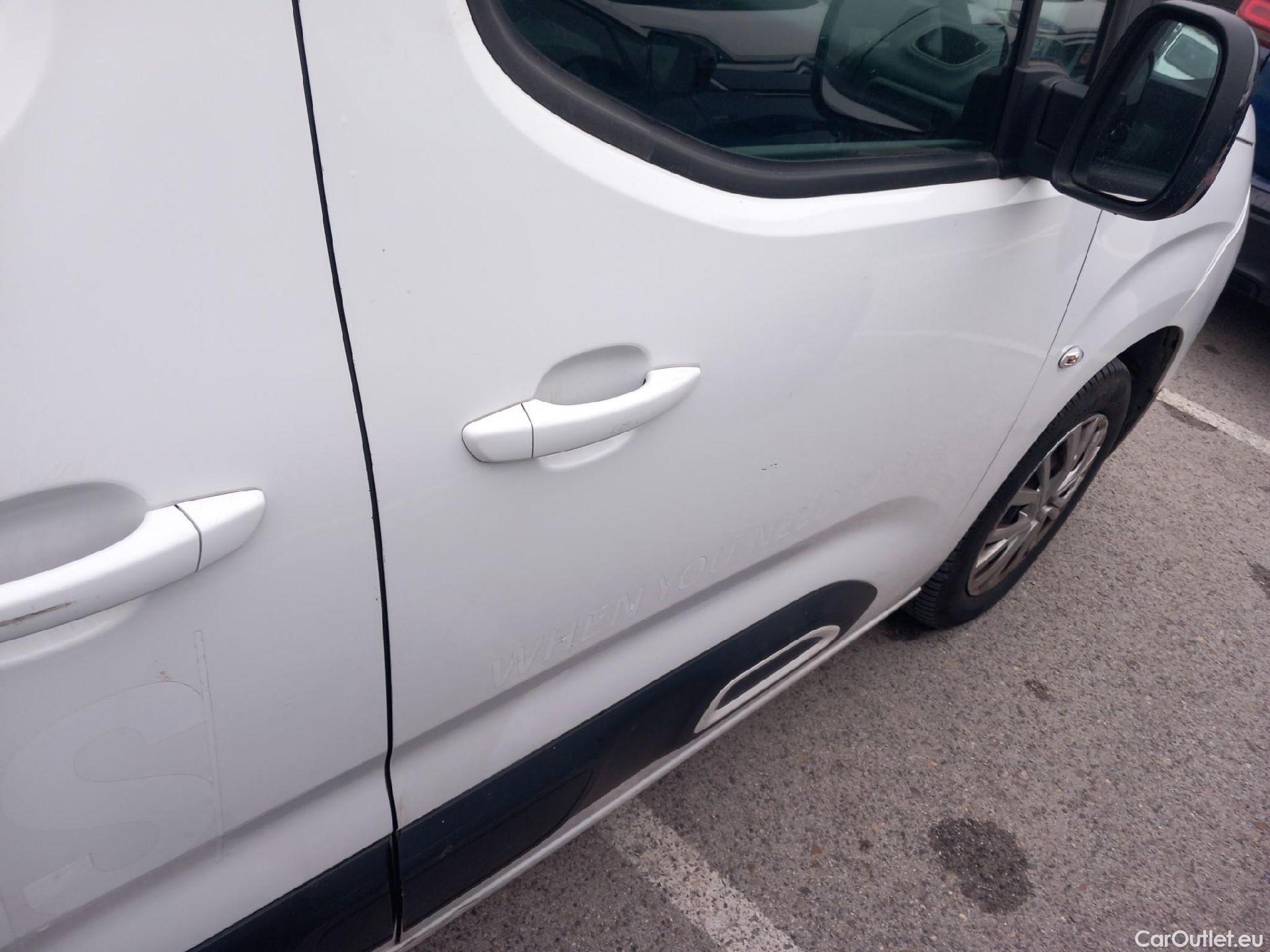  Citroen  Berlingo CITROEN  / 2018 / 5P / monovolumen compacto Talla M BlueHDi 100 S&S FEEL #48