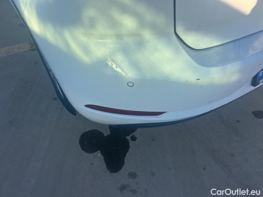  Volkswagen  Golf  VOLKSWAGEN / 2016 / 5P / berlina con portón Ready2Go 1.6 TDI 85kW (115CV) #31