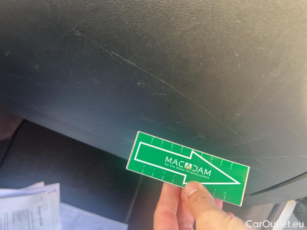  Volkswagen  Golf  VOLKSWAGEN / 2016 / 5P / berlina con portón Ready2Go 1.6 TDI 85kW (115CV) #22