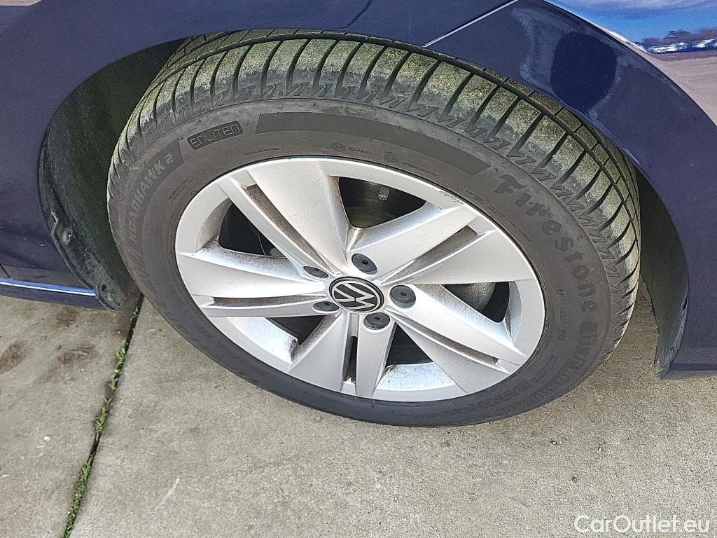  Volkswagen  Golf  VOLKSWAGEN / 2020 / 5P / berlina con portón 1.0 TSI 81kW (110CV) #7