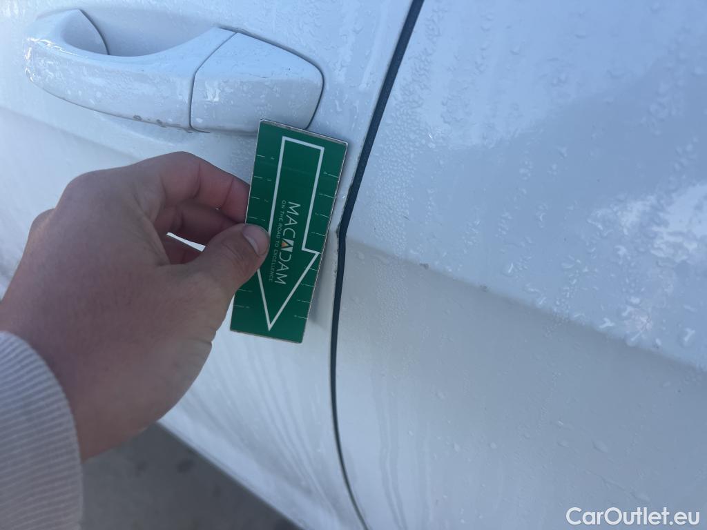  Volkswagen  Golf  VOLKSWAGEN / 2016 / 5P / berlina con portón Ready2Go 1.6 TDI 85kW (115CV) #7