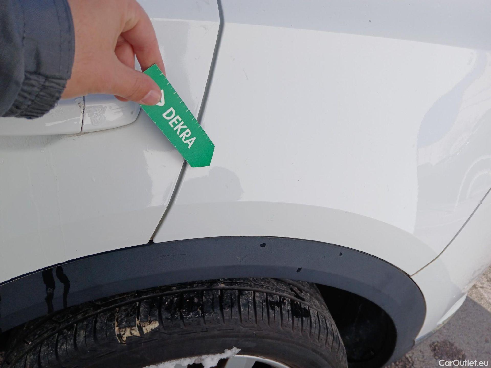  Volkswagen  T-ROC VOLKSWAGEN  / 2017 / 5P / todoterreno Advance 1.0 TSI 85kW (115CV) #10