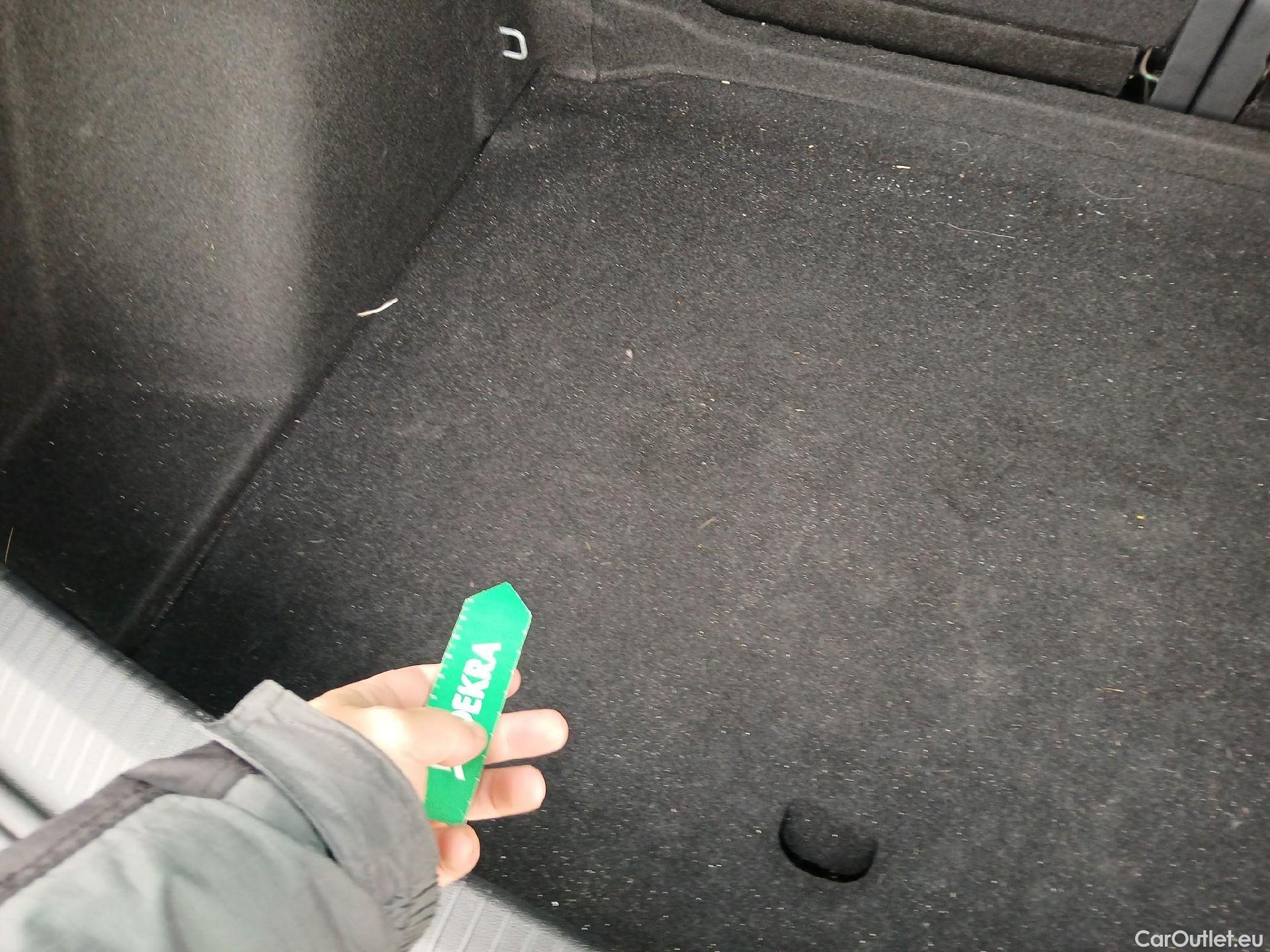  Volkswagen  Tiguan VOLKSWAGEN  / 2020 / 5P / todoterreno R-Line 2.0 TDI 110kW (150CV) DSG #1