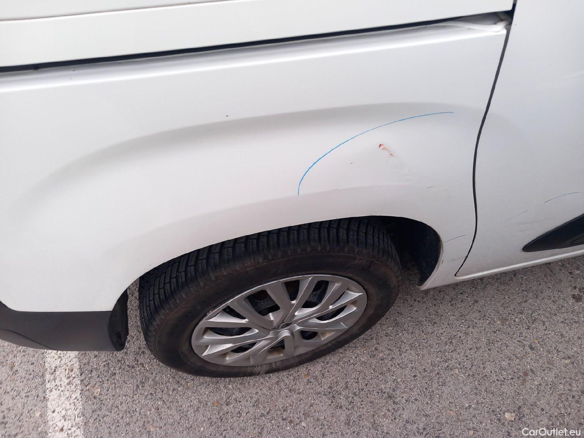  Citroen  Berlingo CITROEN  / 2018 / 5P / monovolumen compacto Talla M BlueHDi 100 S&S FEEL #39