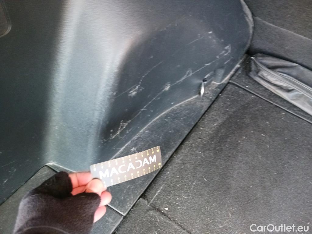  Toyota  RAV4 TOYOTA  / 2018 / 5P / todoterreno 2.5l 220H Advance #10