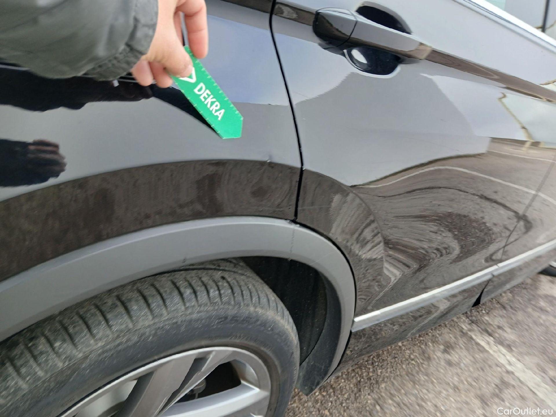  Volkswagen  Tiguan VOLKSWAGEN  / 2020 / 5P / todoterreno R-Line 2.0 TDI 110kW (150CV) DSG #29