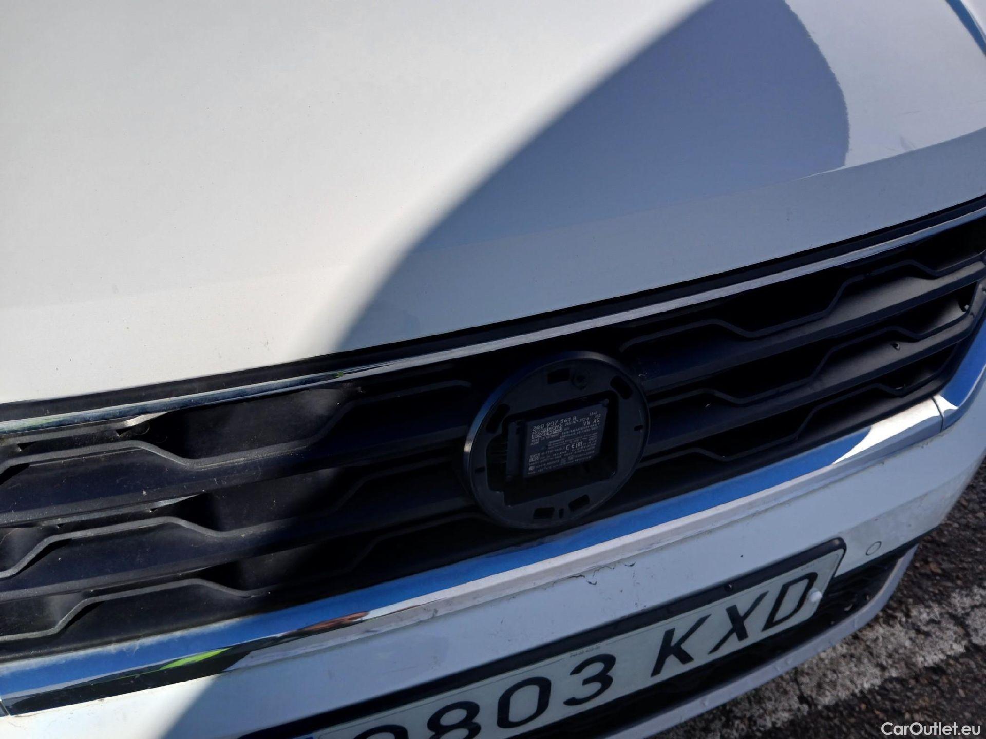  Volkswagen  T-ROC VOLKSWAGEN  / 2017 / 5P / todoterreno Advance 1.0 TSI 85kW (115CV) #26