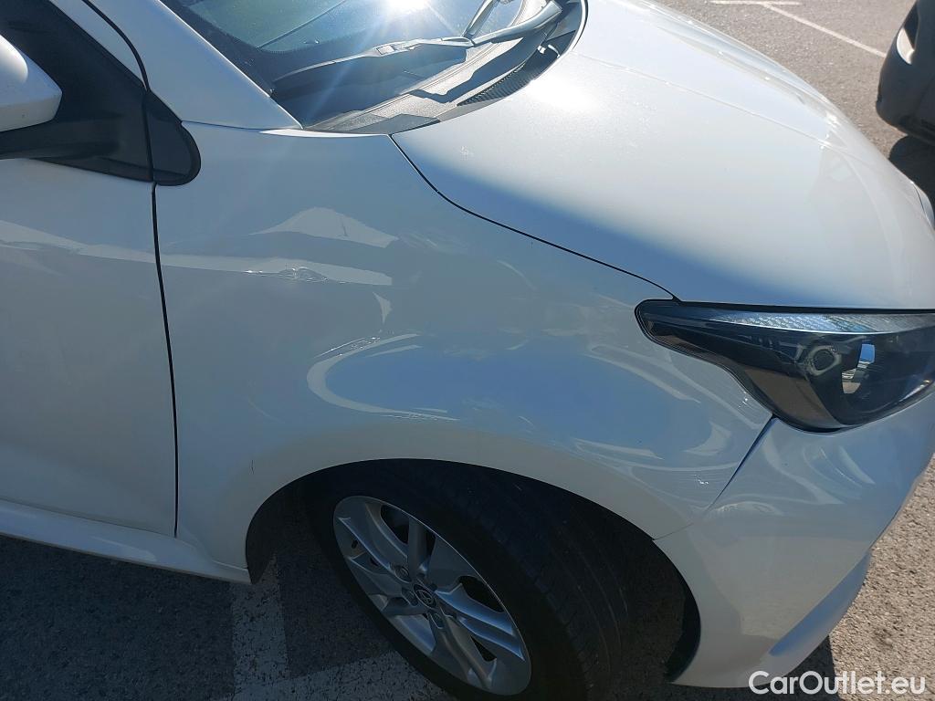  Toyota  Yaris TOYOTA  / 2020 / 5P / berlina con portón 1.5 120H Business Plus #7