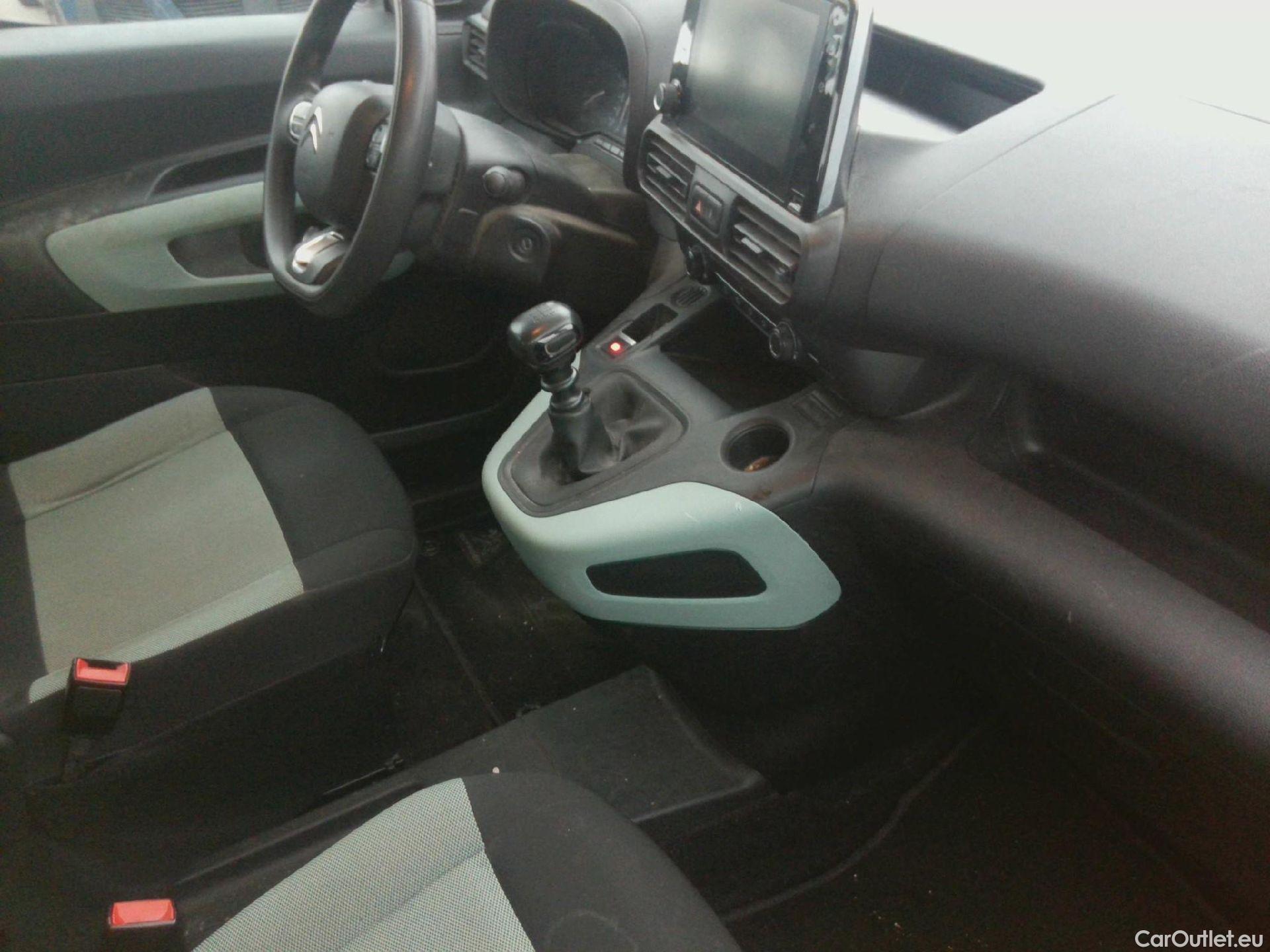  Citroen  Berlingo CITROEN  / 2018 / 5P / monovolumen compacto Talla M BlueHDi 100 S&S FEEL #51