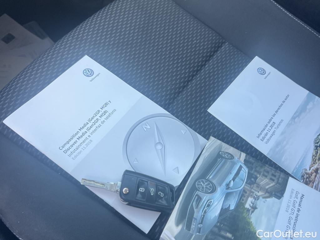  Volkswagen  Golf  VOLKSWAGEN / 2016 / 5P / berlina con portón Ready2Go 1.6 TDI 85kW (115CV) #16