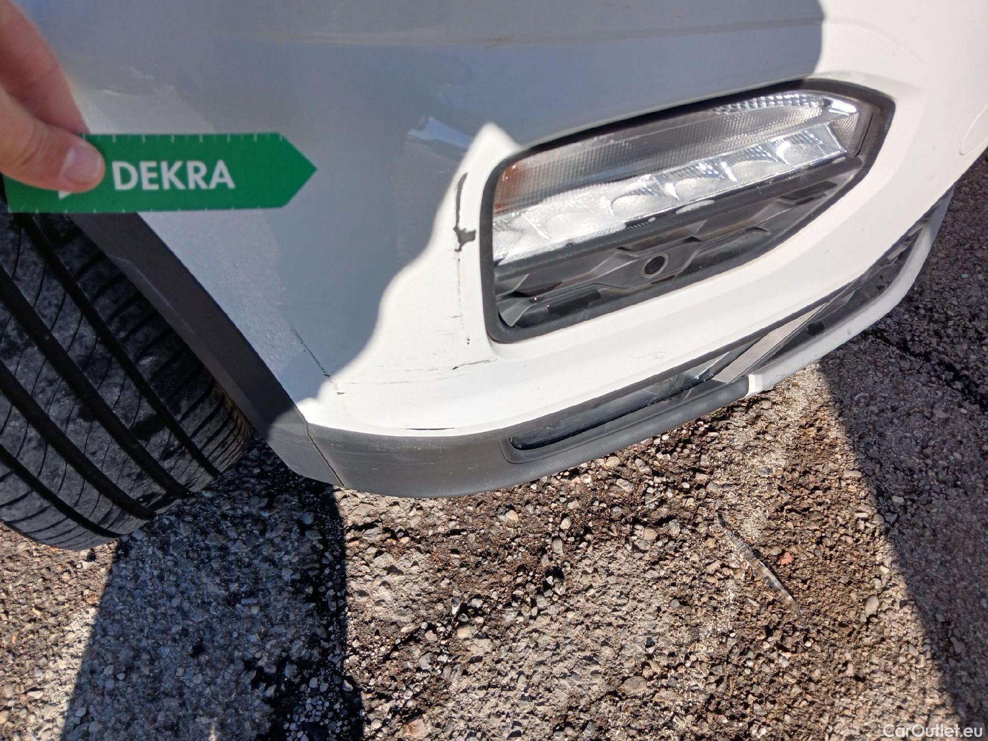  Volkswagen  T-ROC VOLKSWAGEN  / 2017 / 5P / todoterreno Advance 1.0 TSI 85kW (115CV) #28