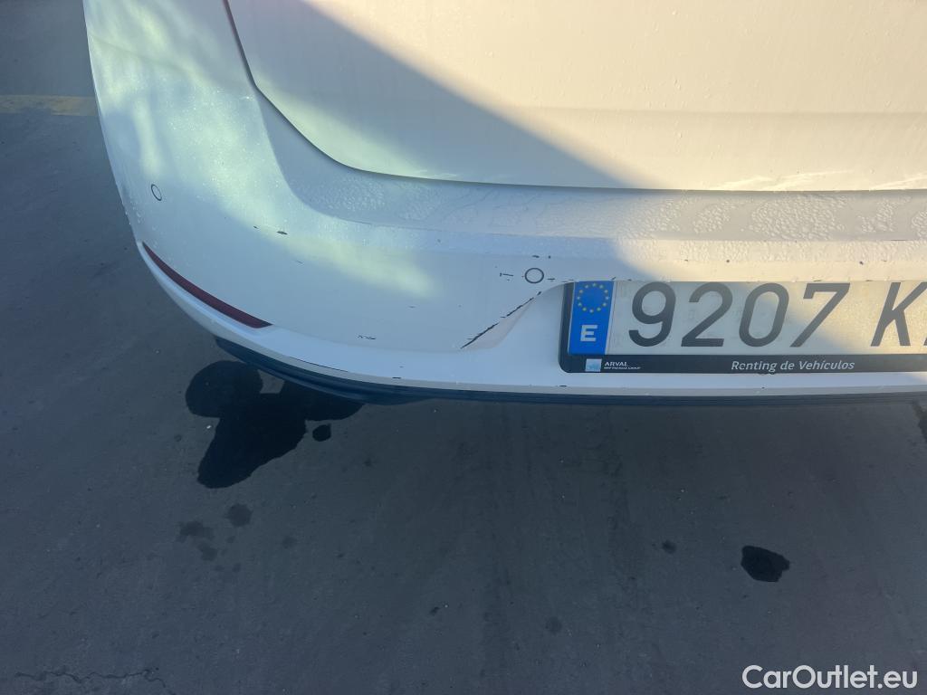  Volkswagen  Golf  VOLKSWAGEN / 2016 / 5P / berlina con portón Ready2Go 1.6 TDI 85kW (115CV) #30