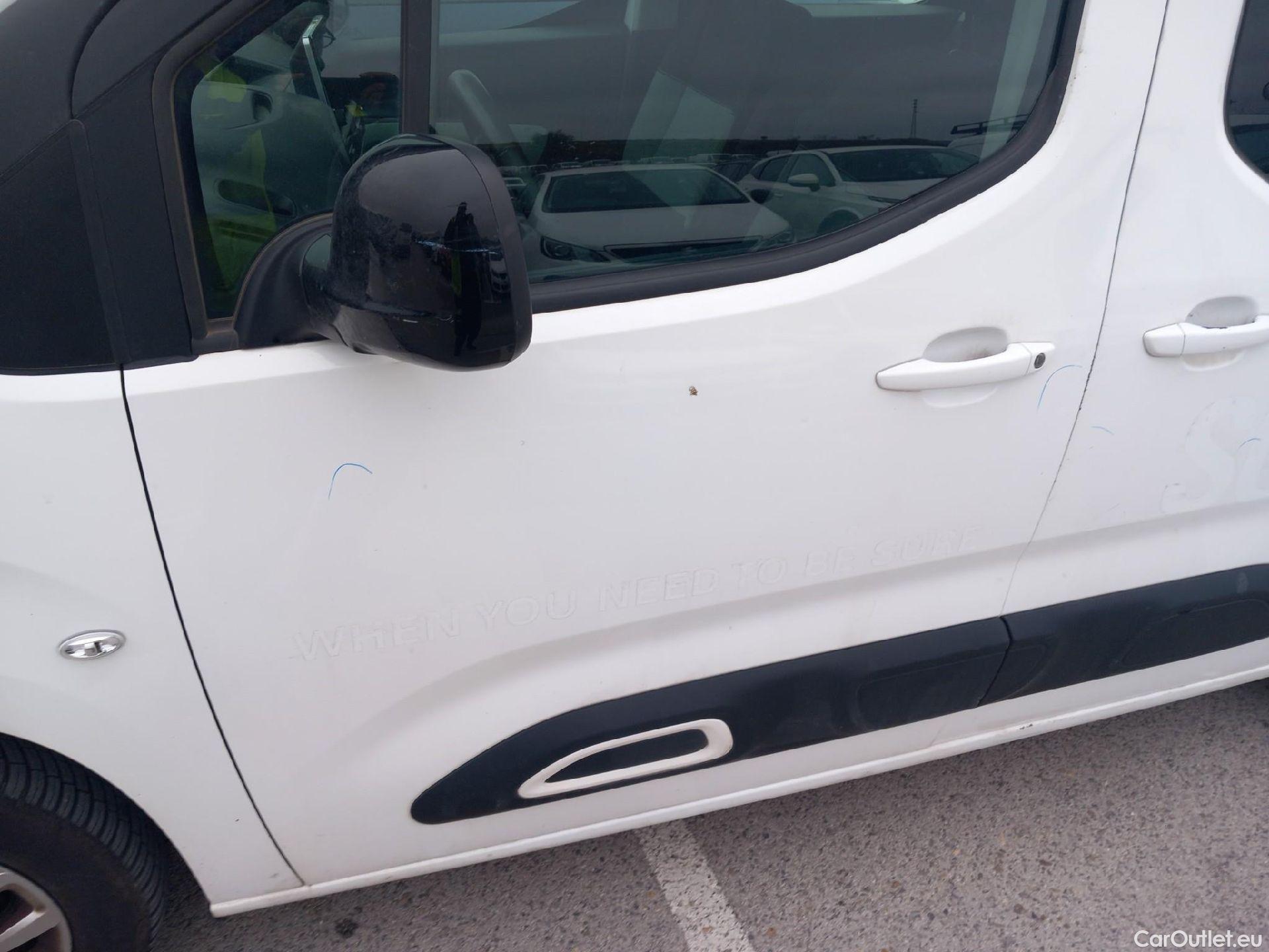  Citroen  Berlingo CITROEN  / 2018 / 5P / monovolumen compacto Talla M BlueHDi 100 S&S FEEL #23