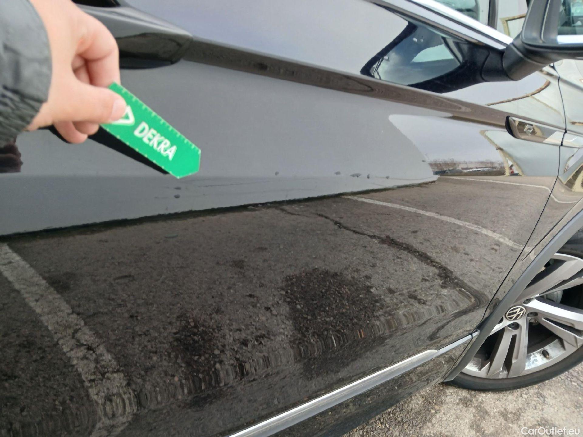  Volkswagen  Tiguan VOLKSWAGEN  / 2020 / 5P / todoterreno R-Line 2.0 TDI 110kW (150CV) DSG #32