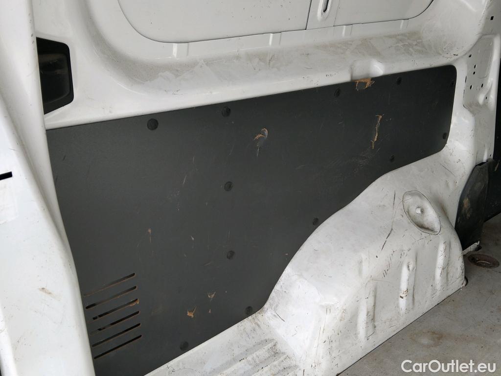  Citroen  Jumpy CITROEN  / 2016 / 4P / furgón DC Abatib Talla XL BlueHDi 120 Control  RAMPA DE ACCESO #24