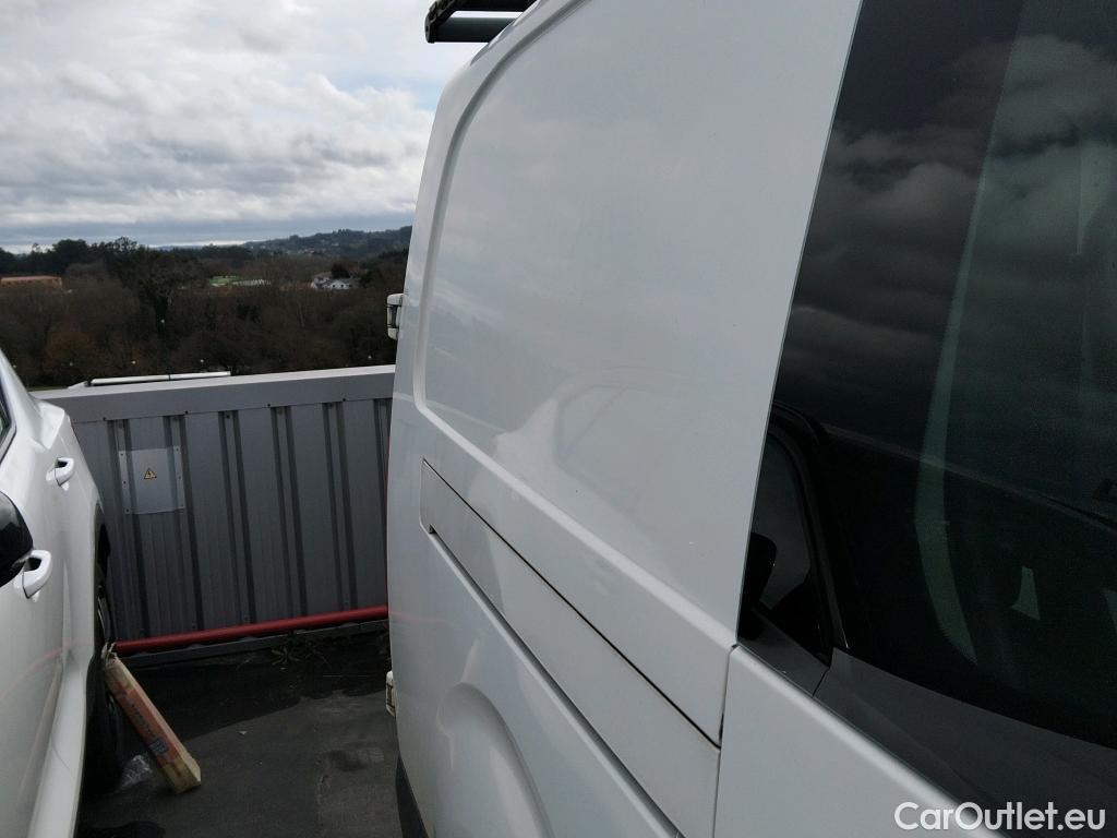  Citroen  Jumpy CITROEN  / 2016 / 4P / furgón DC Abatib Talla XL BlueHDi 120 Control  RAMPA DE ACCESO #38