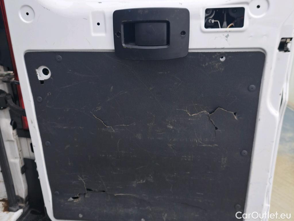  Opel  Movano OPEL  / 2021 / 4P / furgón Base L2H2 3.5T 2.2 BHDi 88kW #44