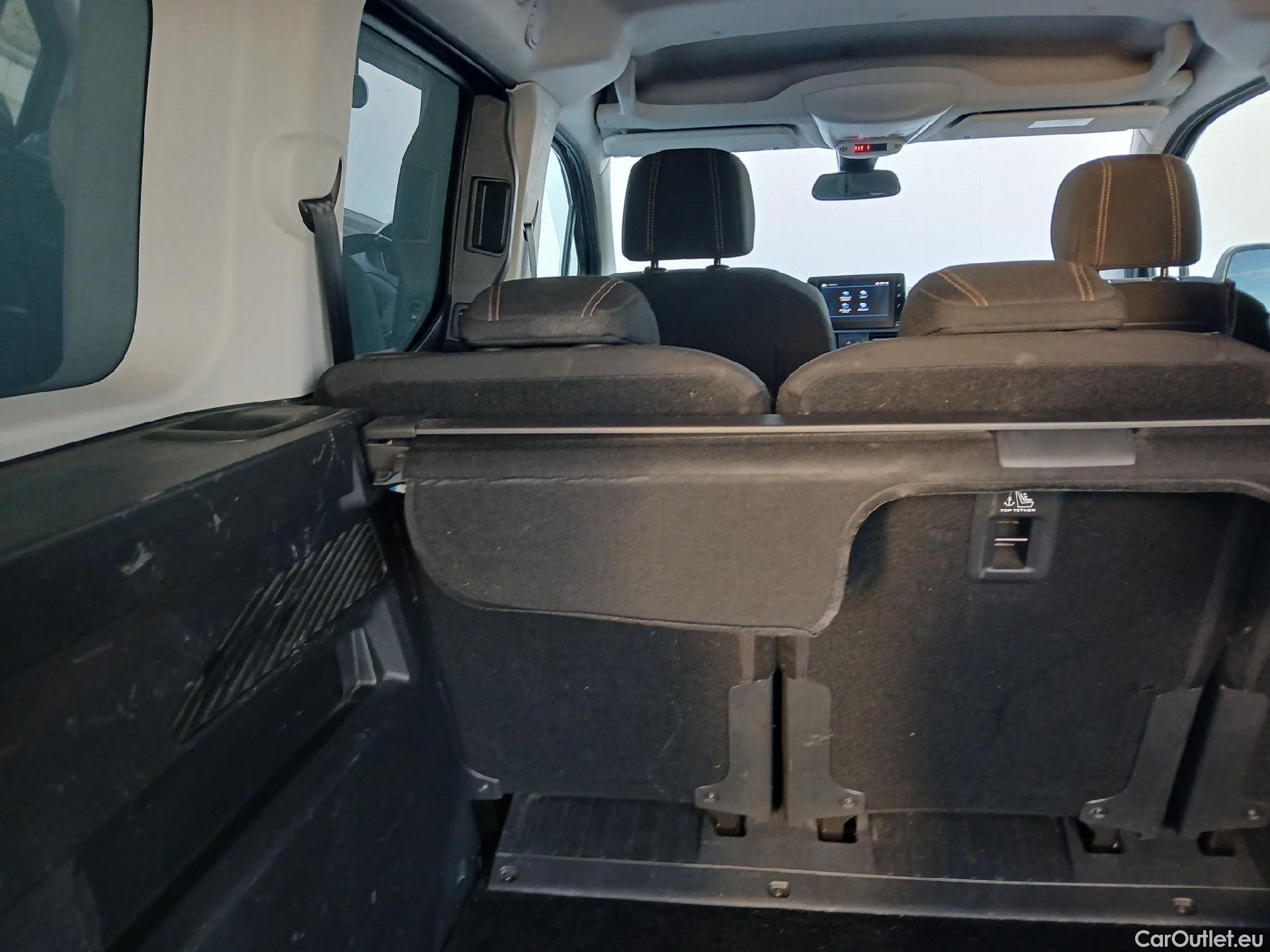  Peugeot  RIFTER PEUGEOT  / 2018 / 5P / monovolumen compacto GT Line Long BlueHDi 96kW #2