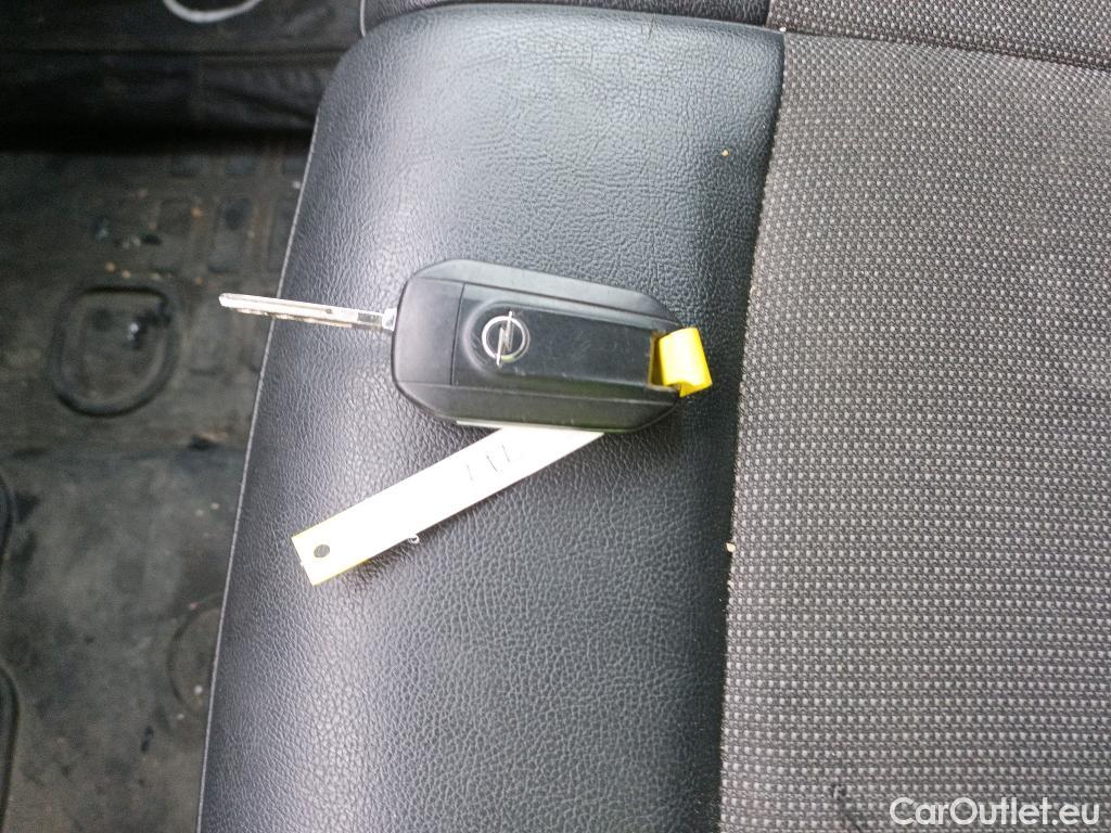  Opel  Vivaro OPEL  / 2019 / 4P / furgón 2.0 Diésel 110kW/150CV M Inc Innovation #4