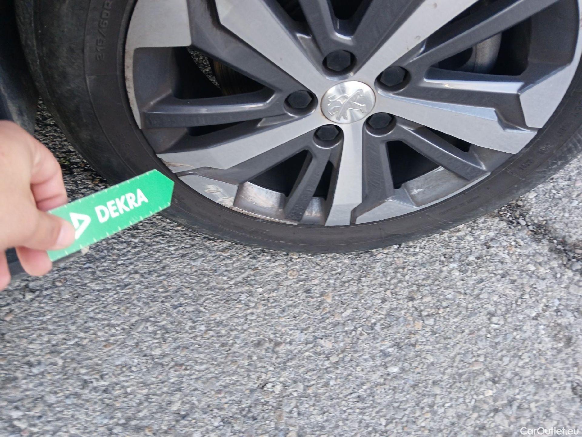  Peugeot  RIFTER PEUGEOT  / 2018 / 5P / monovolumen compacto GT Line Long BlueHDi 96kW #42