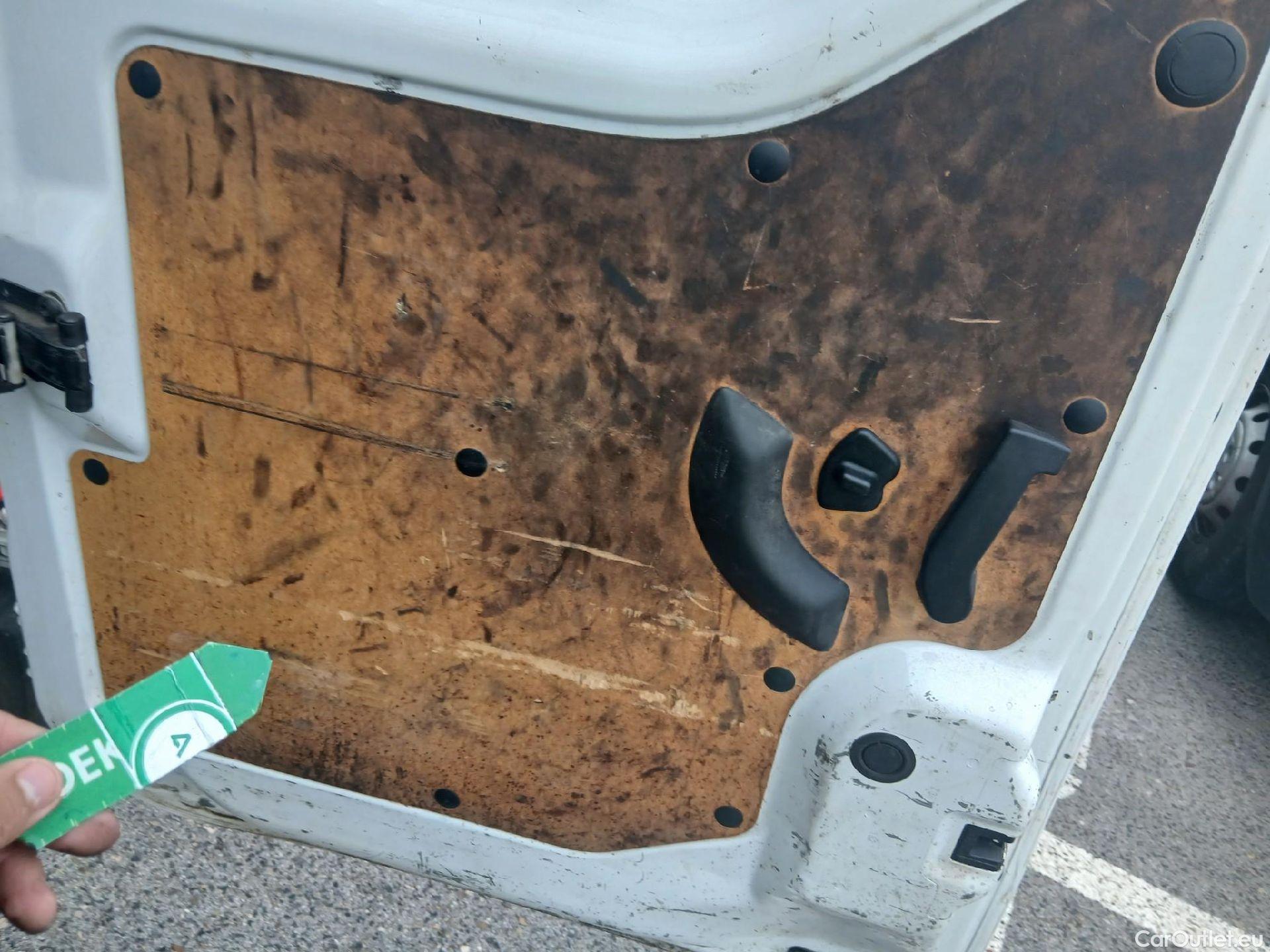  Nissan  NV400 NISSAN  / 2011 / 4P / furgón L2H2 3,5T 2.3dCi 99kW FWD Optima #5