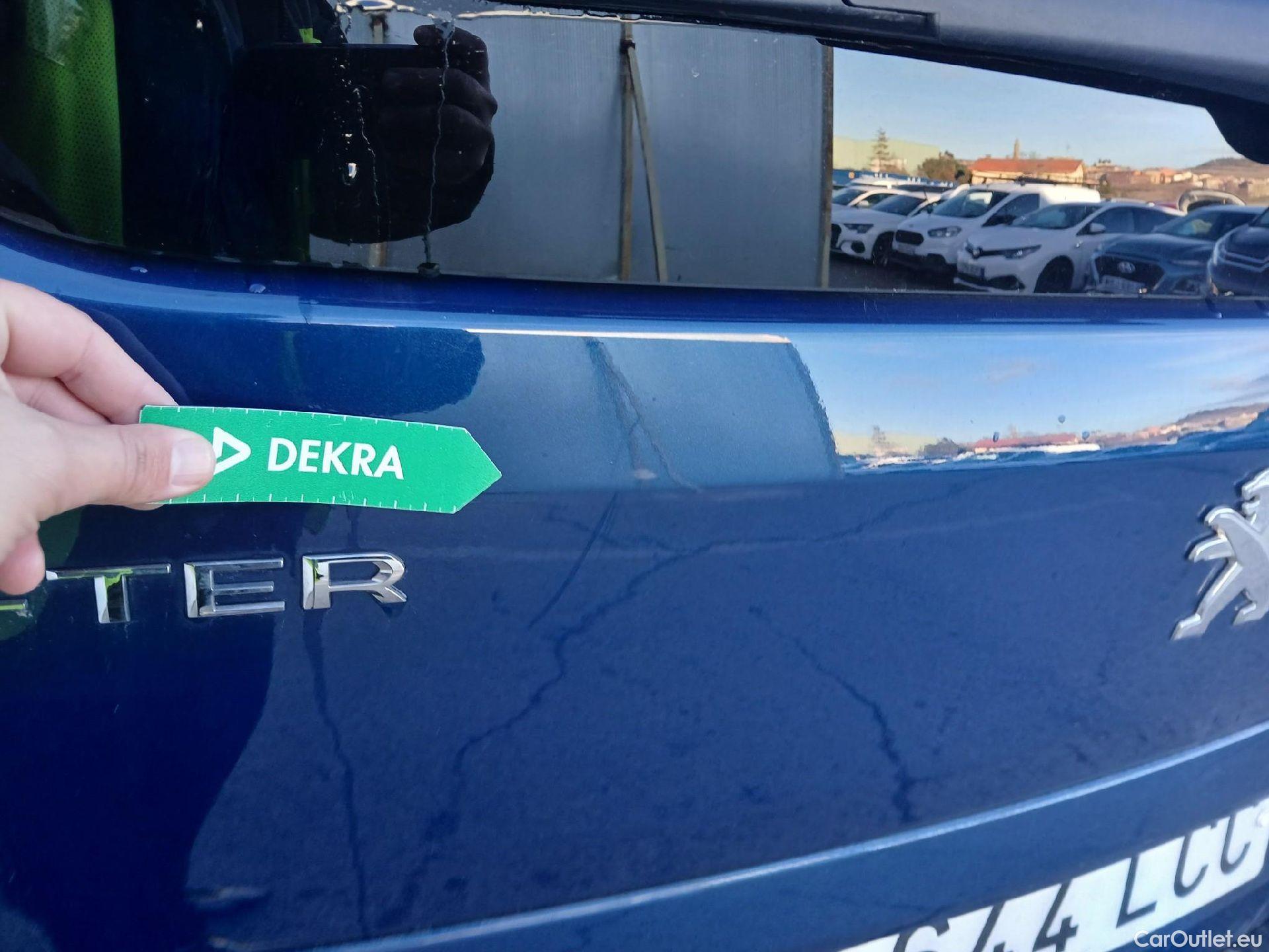  Peugeot  RIFTER PEUGEOT  / 2018 / 5P / monovolumen compacto GT Line Long BlueHDi 96kW #23