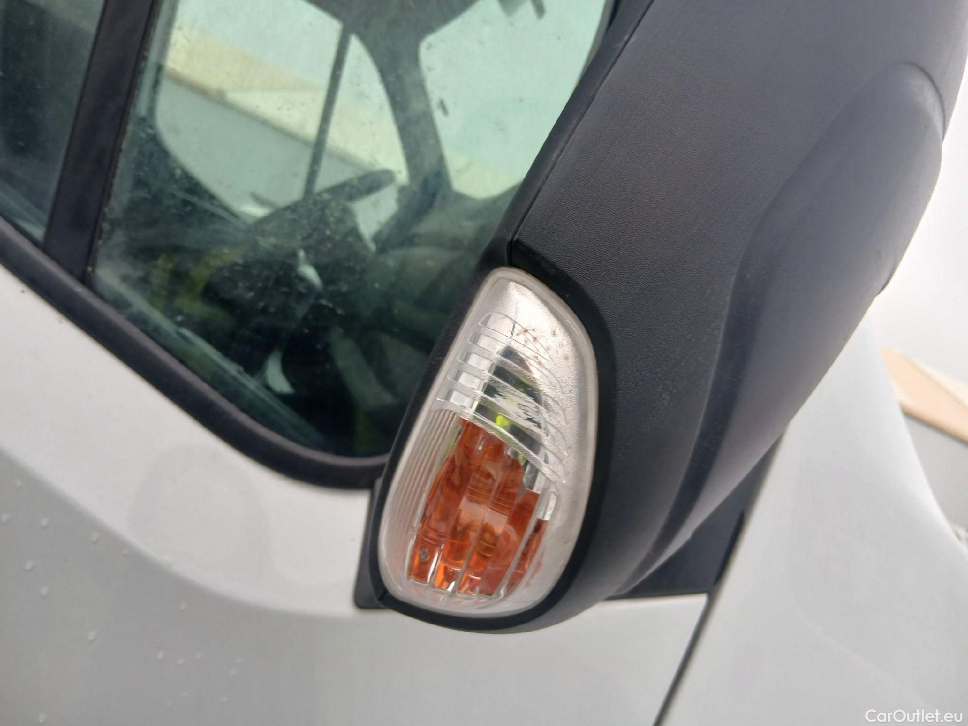  Nissan  NV400 NISSAN  / 2011 / 4P / furgón L2H2 3,5T 2.3dCi 99kW FWD Optima #47