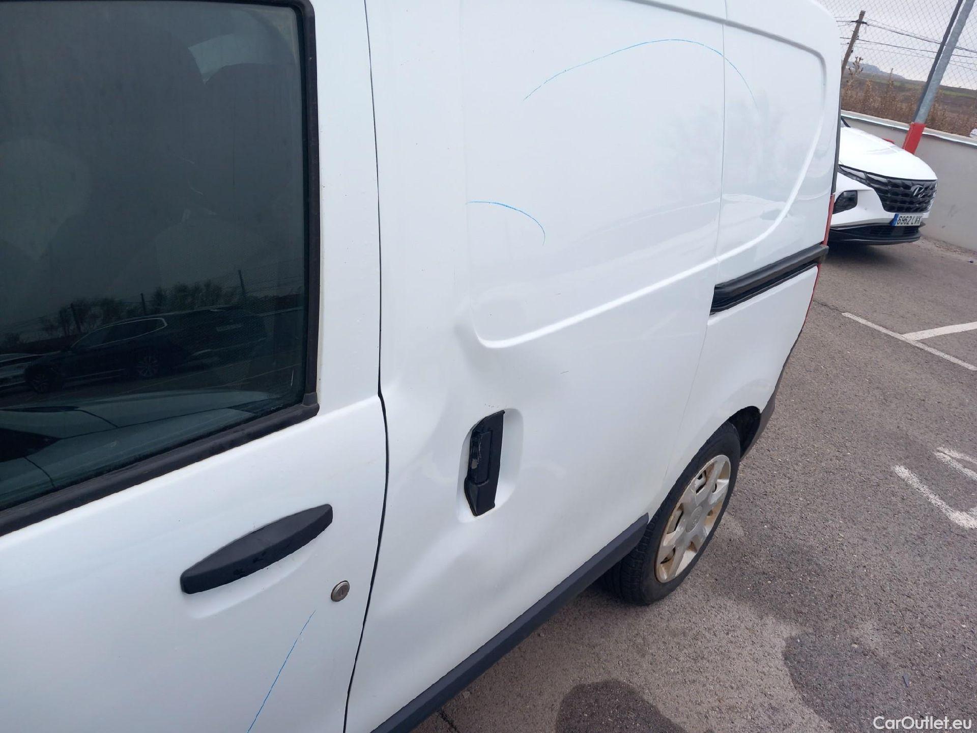  Dacia  Dokker DACIA  / 2013 / 4P / furgón derivado de turismo Van Essential Blue dCi 70kW (95CV) #17