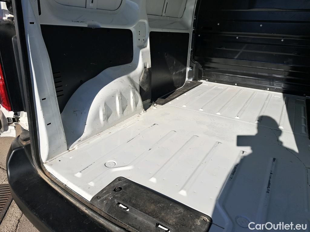  Peugeot  Expert PEUGEOT  / 2016 / 4P / furgón Furgón Premium 1.5 BlueHDi 100 Standard (AC) #32