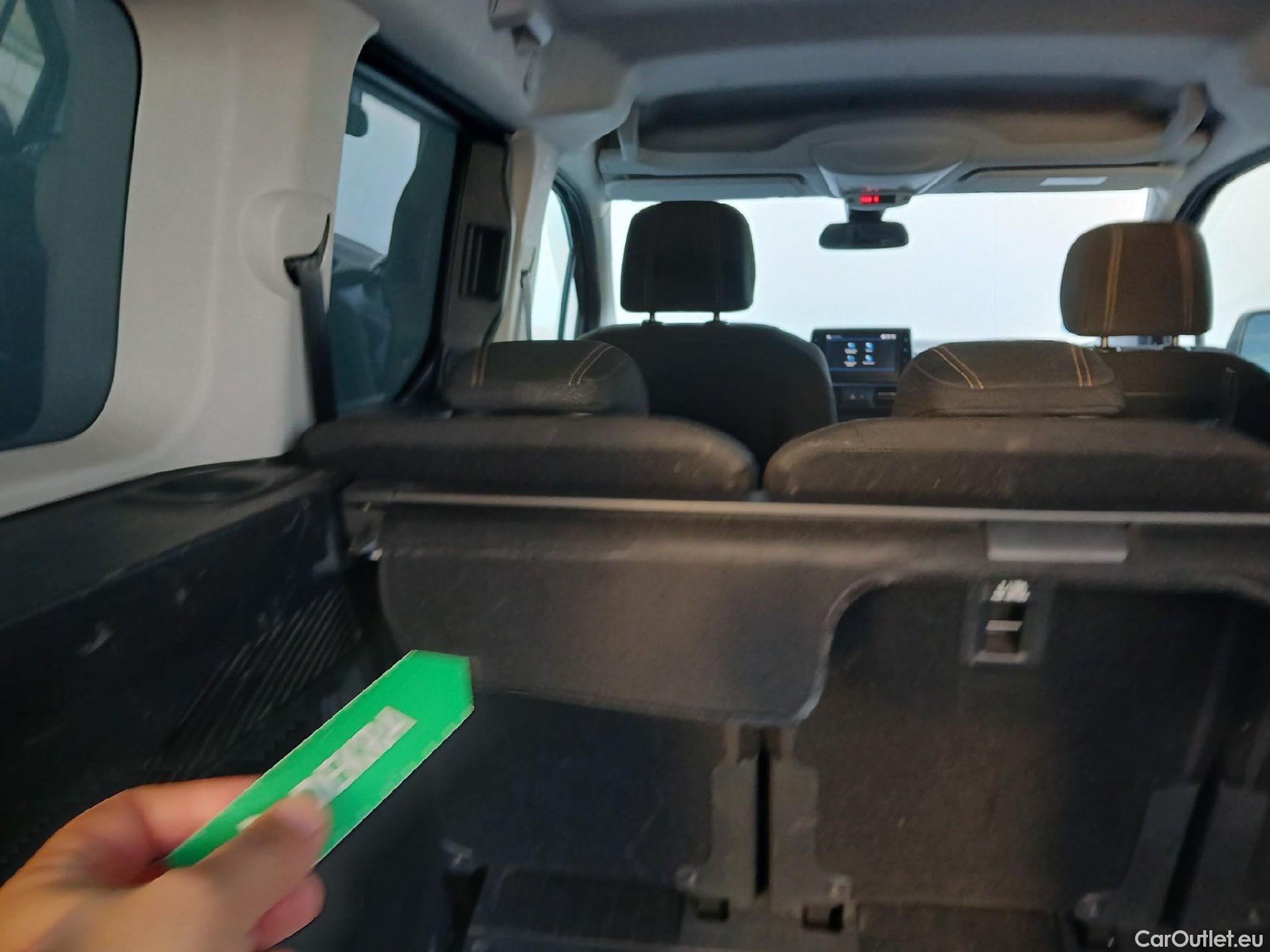  Peugeot  RIFTER PEUGEOT  / 2018 / 5P / monovolumen compacto GT Line Long BlueHDi 96kW #3