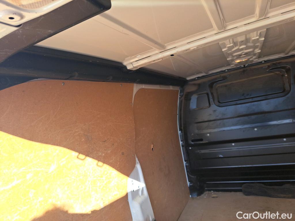  Opel  Vivaro OPEL  / 2019 / 4P / furgón 1.5 Diésel 74kW (100CV) S Inc. Express #64