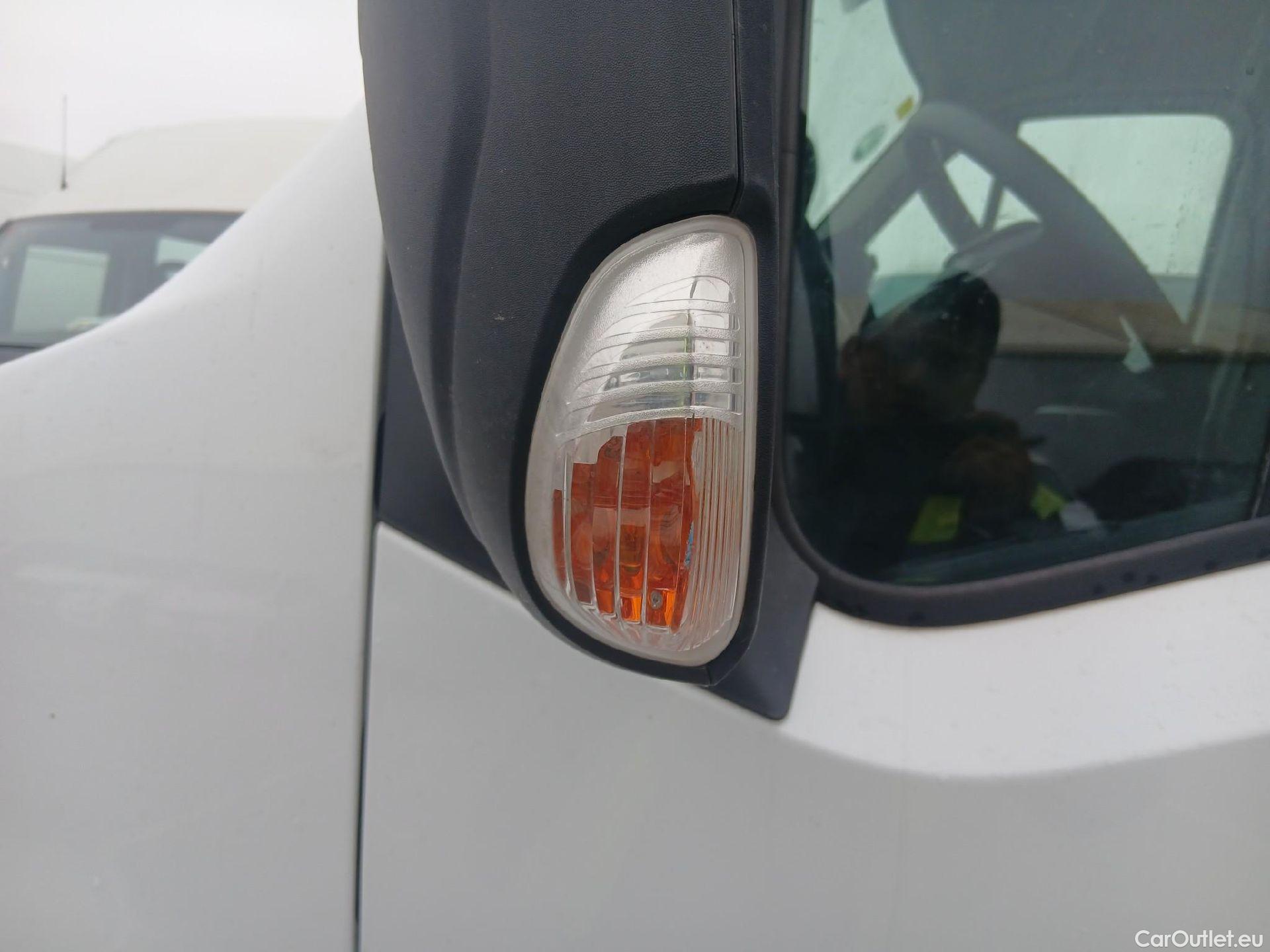  Nissan  NV400 NISSAN  / 2011 / 4P / furgón L2H2 3,5T 2.3dCi 99kW FWD Optima #23