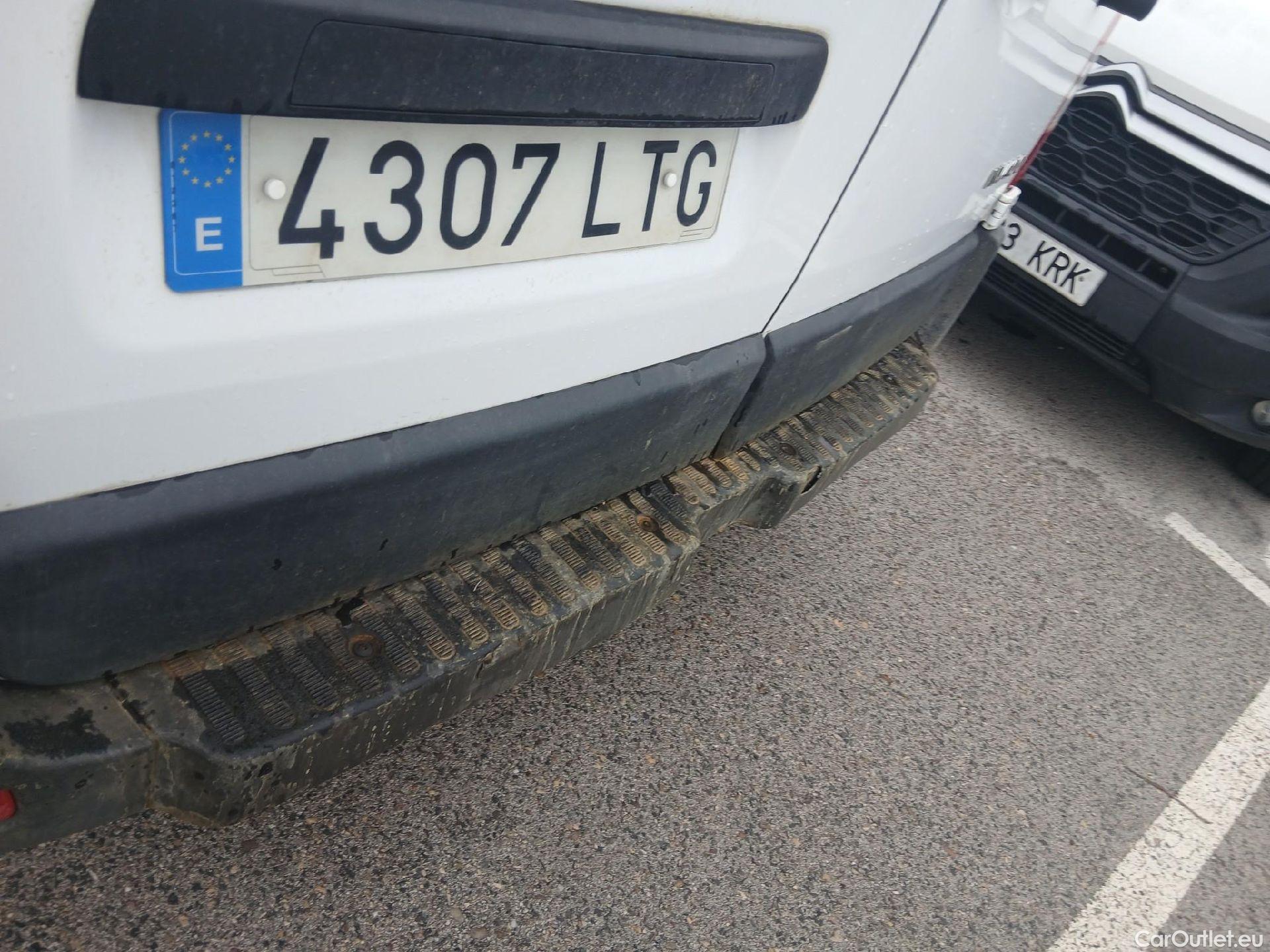  Nissan  NV400 NISSAN  / 2011 / 4P / furgón L2H2 3,5T 2.3dCi 99kW FWD Optima #31