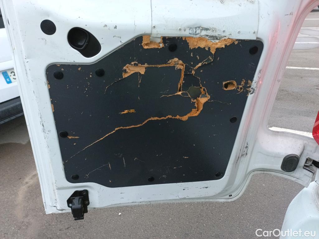  Opel  Vivaro OPEL  / 2019 / 4P / furgón 2.0 Diésel 110kW/150CV M Inc Innovation #39