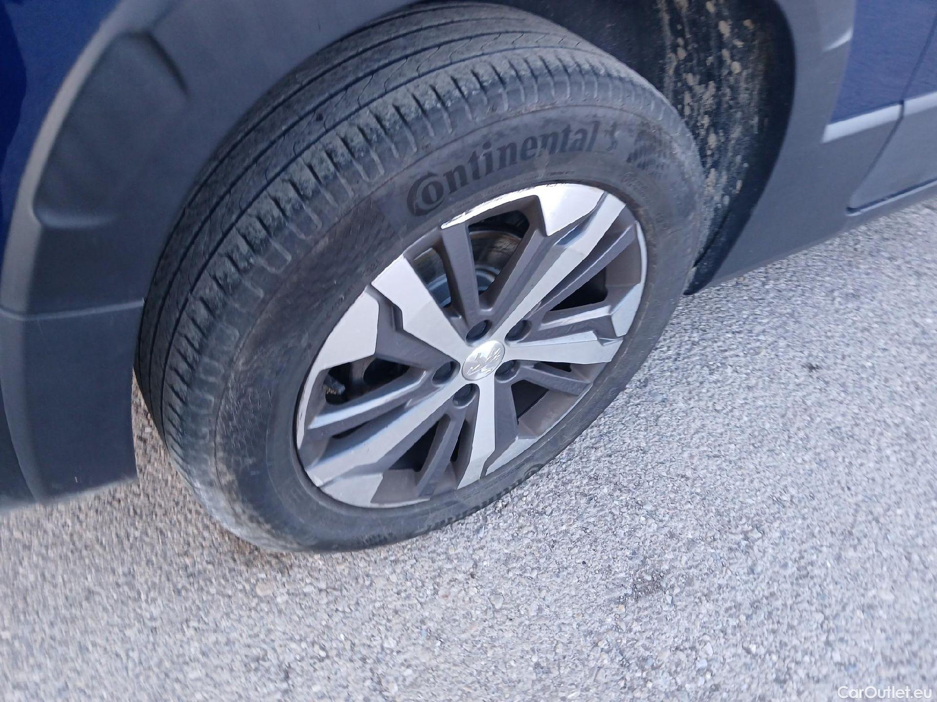  Peugeot  RIFTER PEUGEOT  / 2018 / 5P / monovolumen compacto GT Line Long BlueHDi 96kW #30