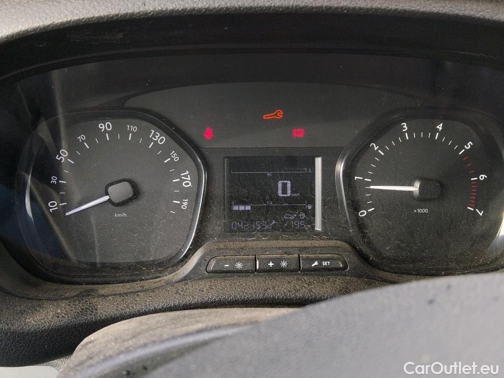  Citroen  Jumpy CITROEN  / 2016 / 4P / furgón DC Abatib Talla XL BlueHDi 120 Control  RAMPA DE ACCESO #46