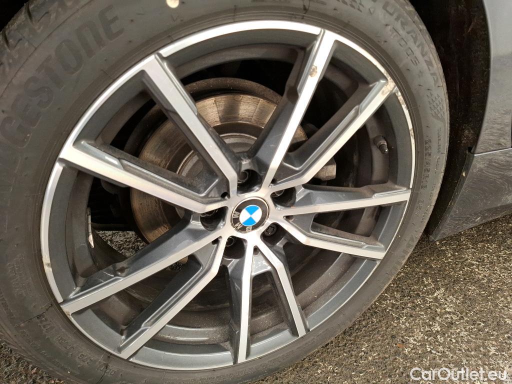  Bmw  Serie 3 BMW Série 3 Berline / 2018 / 4P / Berline 318d 150ch Business Design BVA8 #20