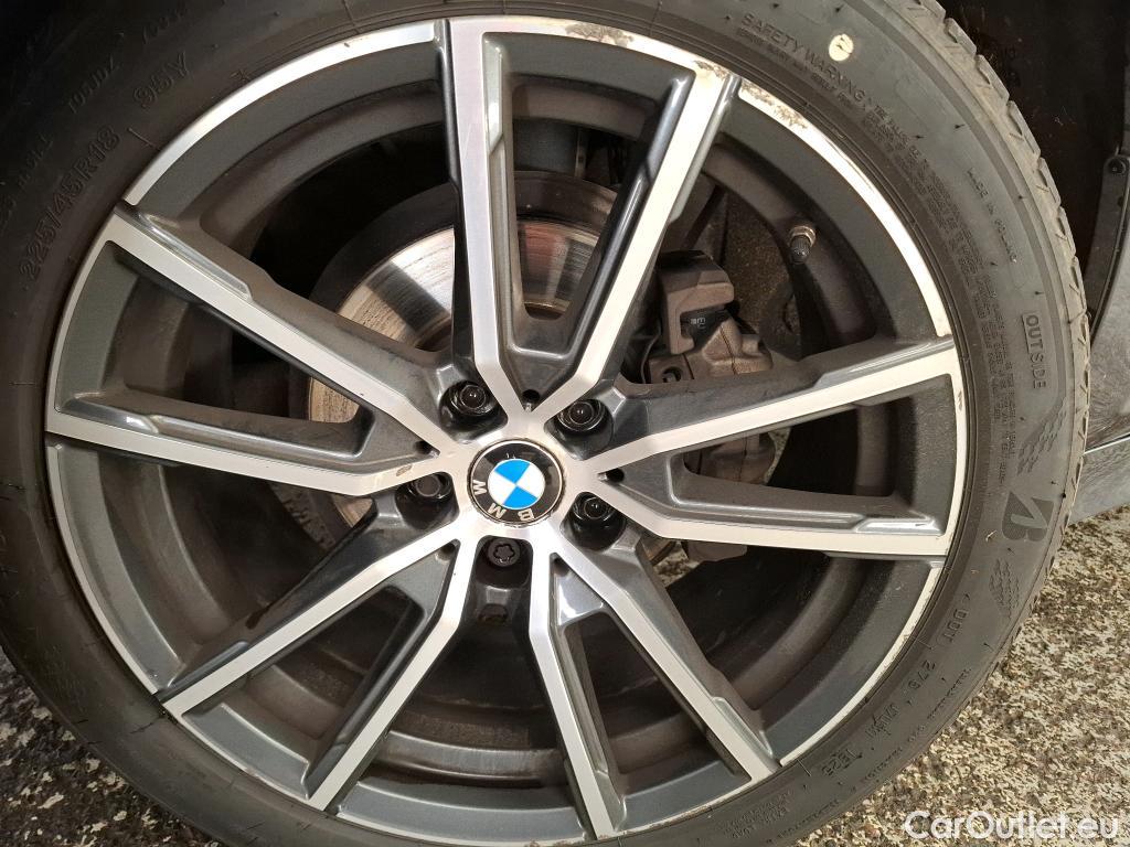  Bmw  Serie 3 BMW Série 3 Berline / 2018 / 4P / Berline 318d 150ch Business Design BVA8 #15