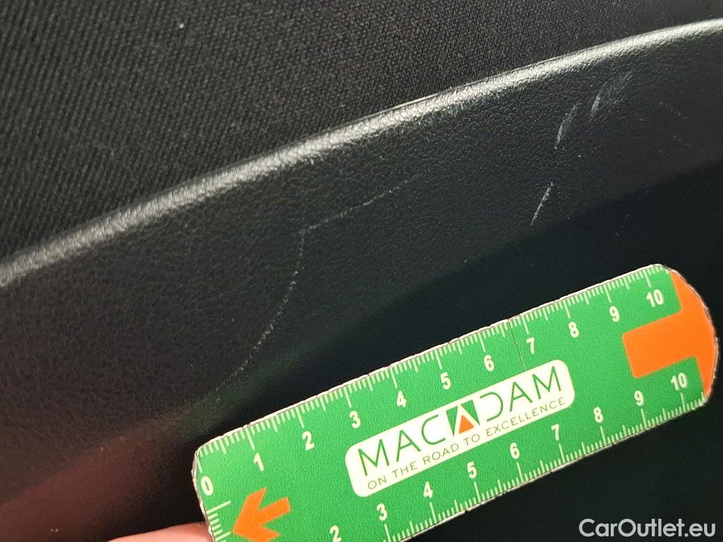  Bmw  Serie 3 BMW Série 3 Berline / 2018 / 4P / Berline 318d 150ch Business Design BVA8 #33